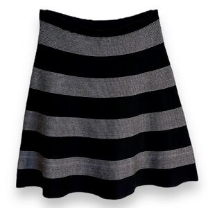 Spense Black & White Mini Skirt Black Thick Sweater Material Women’s Size Small